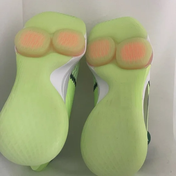 Nike Lebron Witness V Shoes Grinch Lime Glow Black Bright  display picture 1